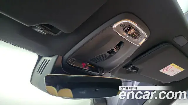 Volvo XC90 2018 — ფოტო 17/38