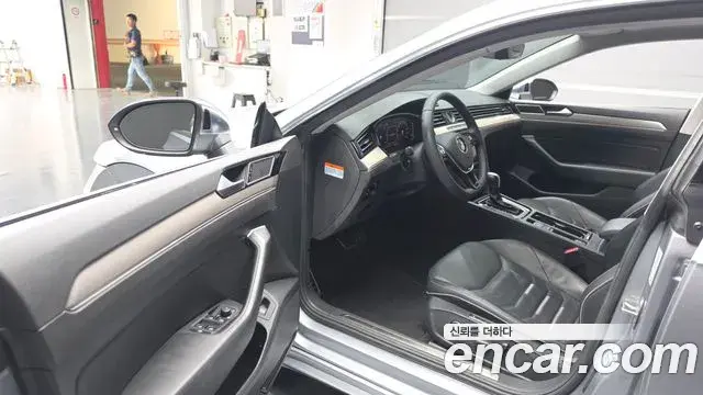 Volkswagen Arteon 2020 — ფოტო 2/20