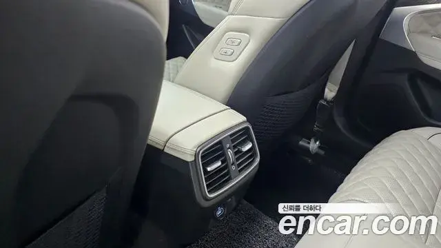 Genesis G70 2021 — ფოტო 16/35