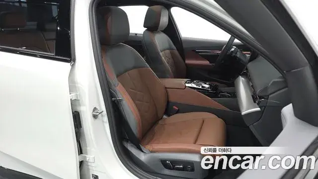 BMW 5 Series 2025 — Şəkil 18/35
