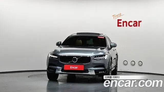 Volvo V90 Cross Country 2020 — Photo 6/36