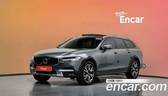 Volvo V90 Cross Country 2020 — Photo 15/36