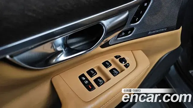 Volvo V90 Cross Country 2020 — Photo 5/36