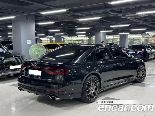 Audi S8 2021 — Photo 6/19