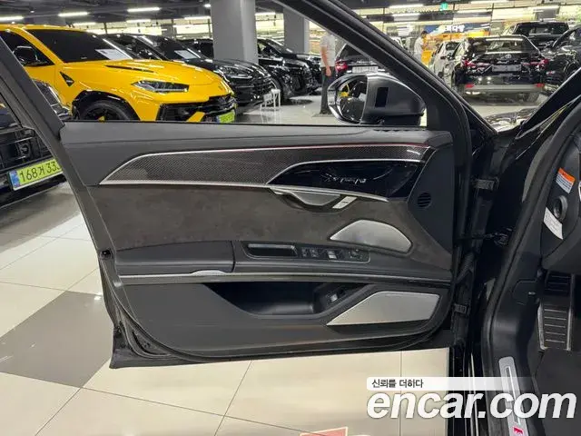 Audi S8 2021 — Photo 2/19