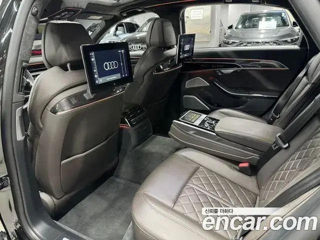 Audi S8 2021 — Photo 17/19