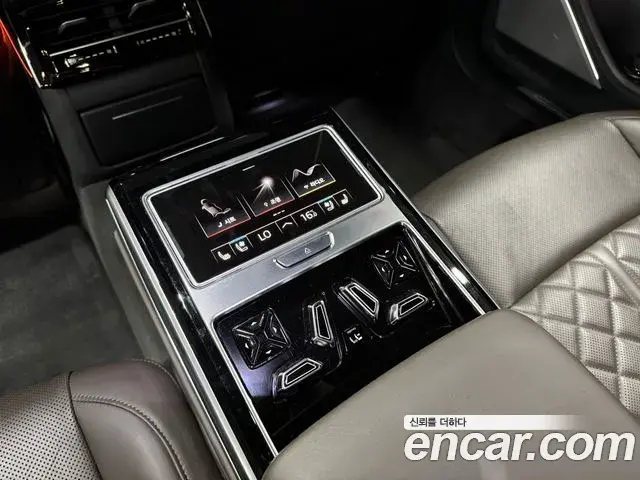 Audi S8 2021 — Photo 12/19