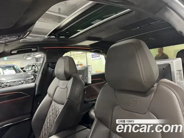 Audi S8 2021 — Photo 19/19