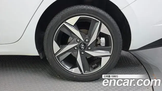 Hyundai The New Avante Hybrid 2022 — ფოტო 14/30