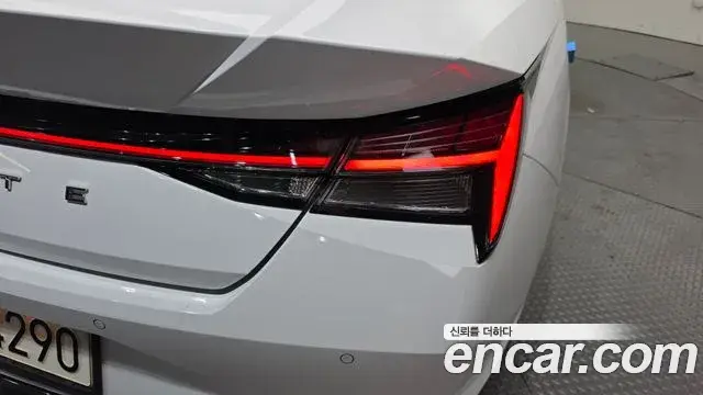 Hyundai The New Avante Hybrid 2022 — ფოტო 19/30