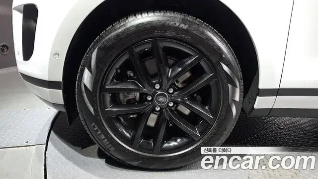 Land Rover Range Rover Evoque 2025 — Фото 4/20