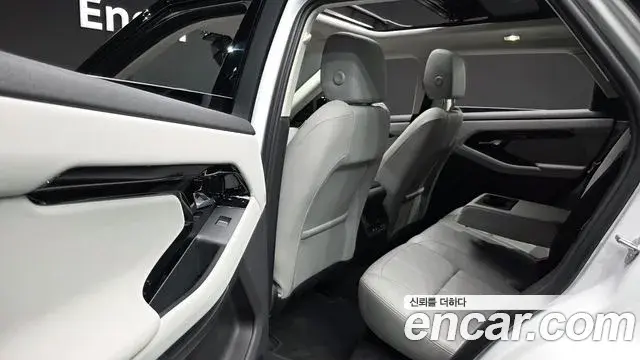 Land Rover Range Rover Evoque 2025 — Фото 11/20