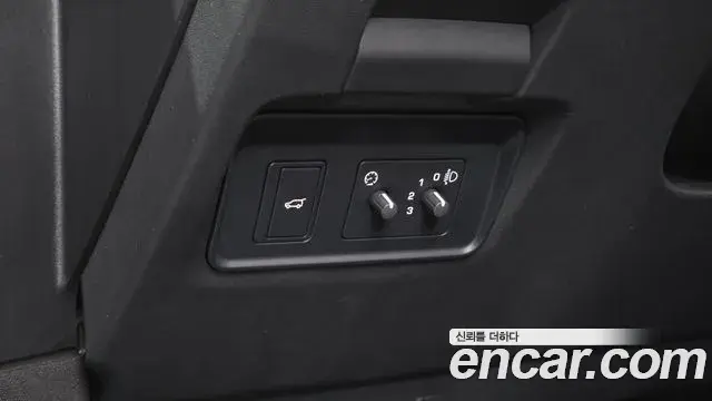 Land Rover Range Rover Evoque 2025 — Фото 15/20