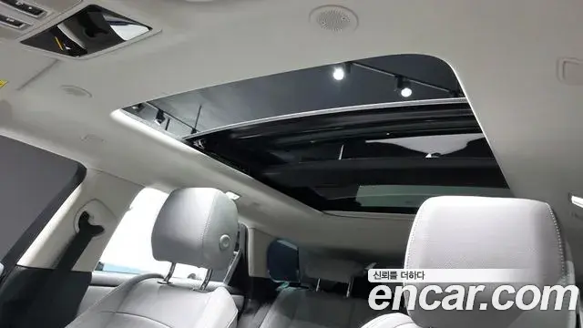 Land Rover Range Rover Evoque 2025 — Фото 19/20