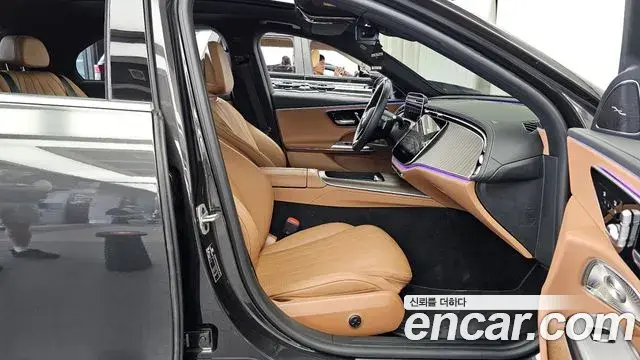 Mercedes-Benz E-Class 2024 — Photo 26/32