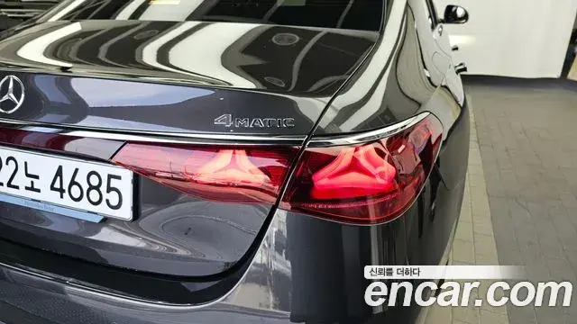 Mercedes-Benz E-Class 2024 — Photo 13/32