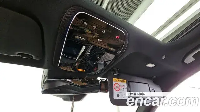 Mercedes-Benz E-Class 2024 — Photo 11/32