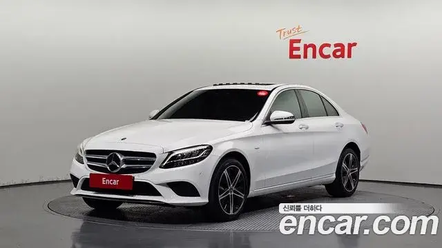 Mercedes-Benz C-Class 2020 — Photo 14/20