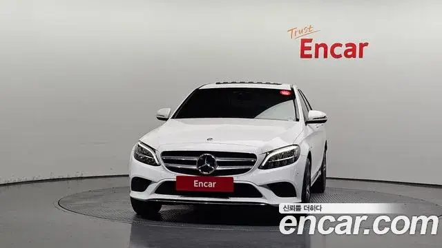 Mercedes-Benz C-Class 2020 — Photo 3/20