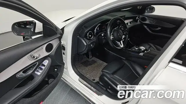 Mercedes-Benz C-Class 2020 — Photo 10/20