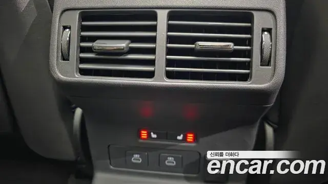 Land Rover Range Rover Velar 2026 — Photo 5/20