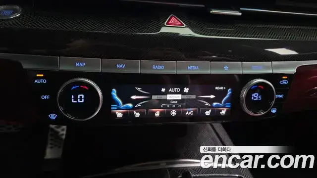 Genesis G80 2022 — Photo 13/35