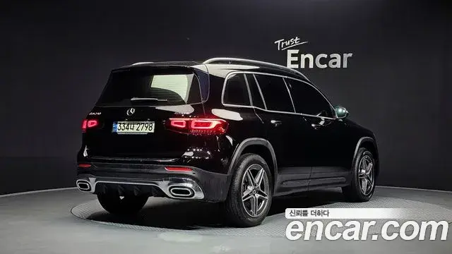 Mercedes-Benz GLB-Class 2021 — Şəkil 18/20