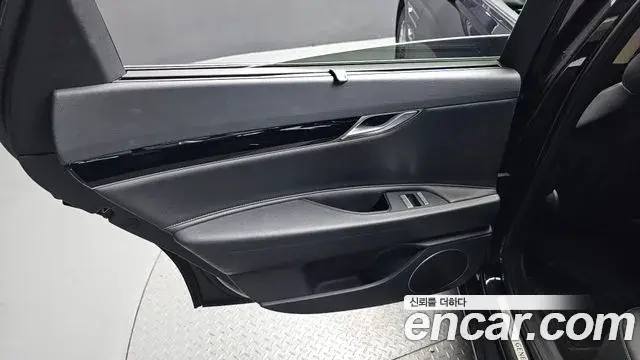 Genesis G80 2021 — Photo 17/35
