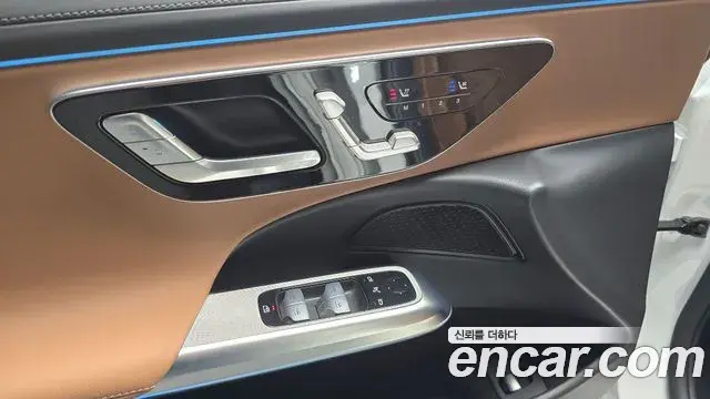 Mercedes-Benz E-Class 2025 — ფოტო 23/32