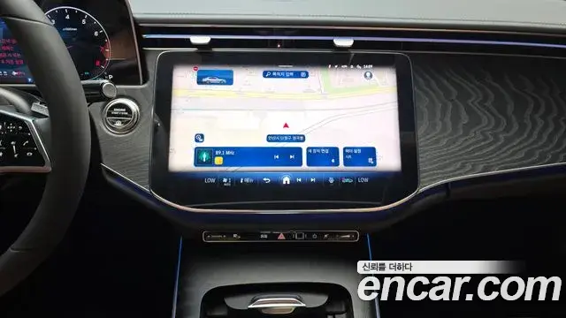 Mercedes-Benz E-Class 2025 — ფოტო 20/32