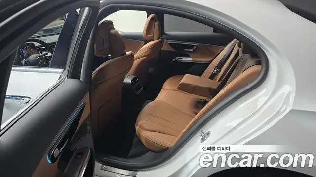 Mercedes-Benz E-Class 2025 — ფოტო 4/32