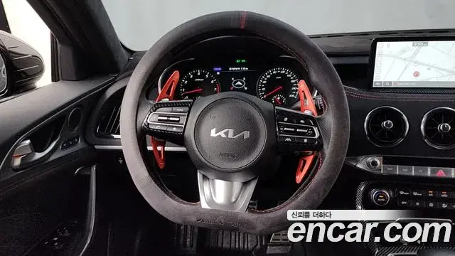 Kia Stinger 2023 — Фото 13/20