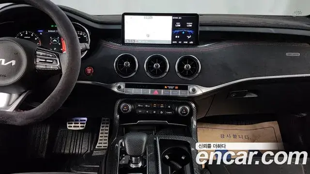 Kia Stinger 2023 — Фото 14/20