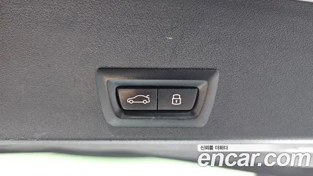 BMW XM 2023 — Photo 16/35