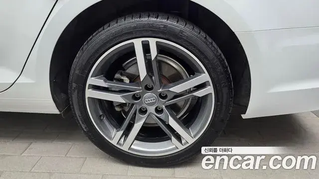 Audi A4 2019 — Photo 29/31