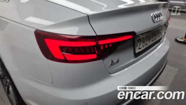 Audi A4 2019 — Photo 12/31