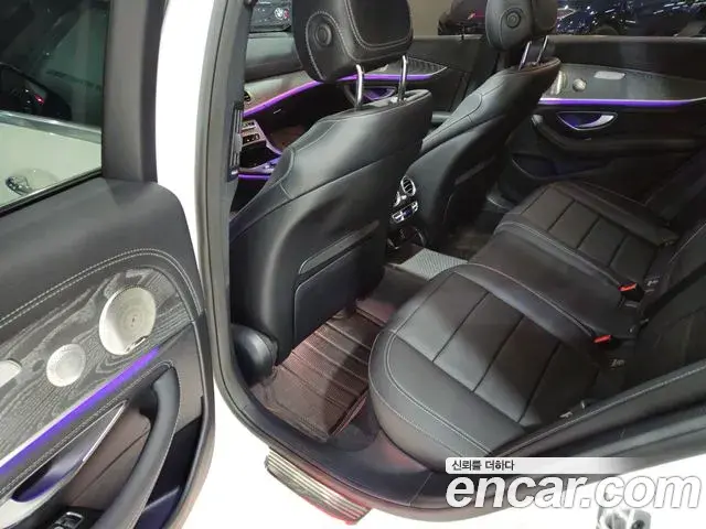 Mercedes-Benz E-Class 2022 — Şəkil 20/20