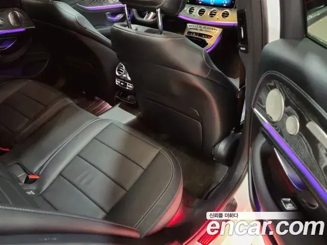 Mercedes-Benz E-Class 2022 — Şəkil 18/20