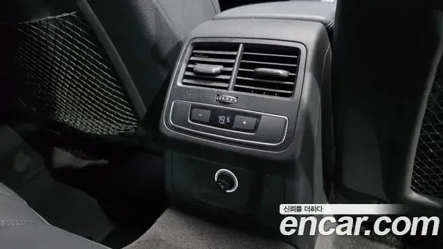 Audi A4 2018 — ფოტო 7/20