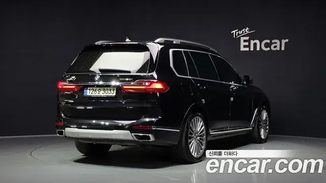 BMW X7 2021 — Photo 18/20