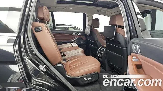 BMW X7 2021 — Photo 9/20