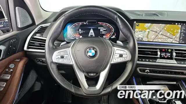 BMW X7 2021 — Photo 15/20