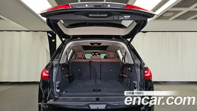 BMW X7 2021 — Photo 13/20