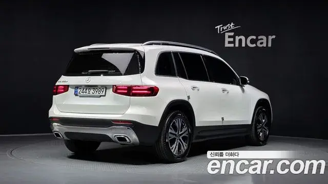 Mercedes-Benz GLB-Class 2024 — Фото 2/20