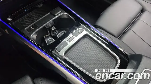 Mercedes-Benz GLB-Class 2024 — Фото 17/20