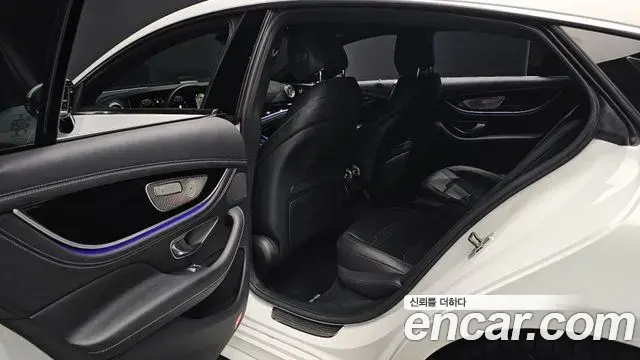 Mercedes-Benz AMG GT 2022 — Фото 12/20