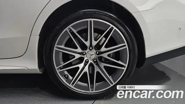 Mercedes-Benz AMG GT 2022 — Photo 36/37