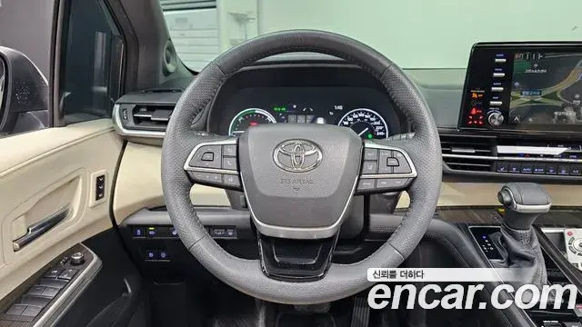 Toyota Sienna 2021 — Фото 13/20
