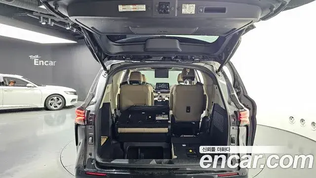 Toyota Sienna 2021 — Фото 20/20