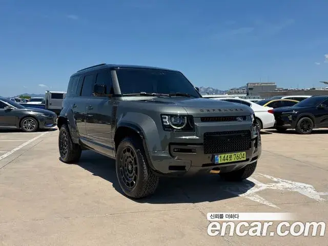 Land Rover Defender 2025 — Photo 4/20